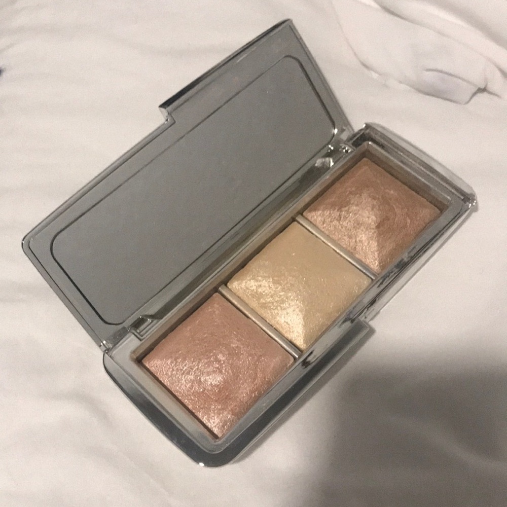 Hourglass highlighter palette